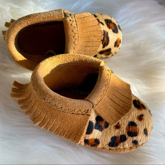 Minnetonka Other - 🅱️Moccasins by Minnetonka